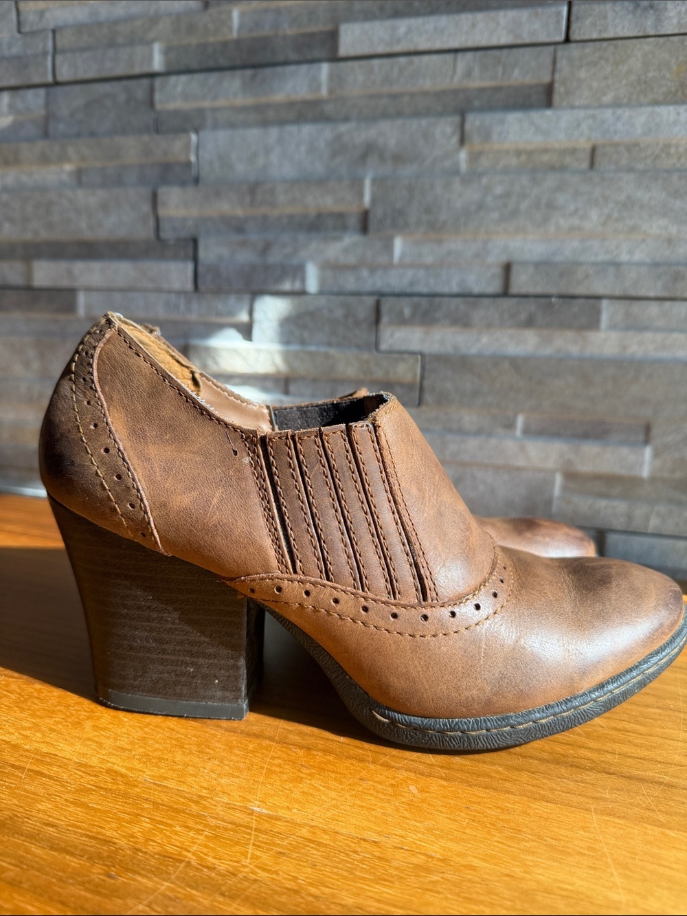 BOC leather booty chunk heel leather Brown fall boot dressy 9 40.5 ankle